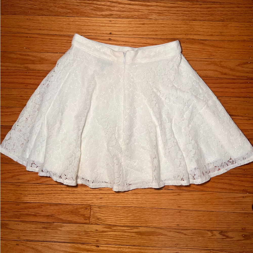 Lace skirt - Picture 2 of 5